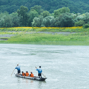 『Ainu Stories: Contemporary Lives by the Saru River』展（ロンドン）